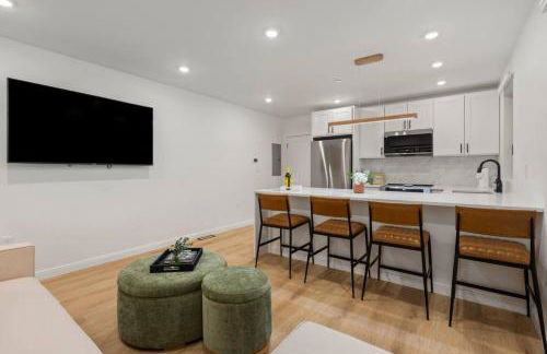 Modern Coastal City Stay Waterfront and Airport - Foto 17