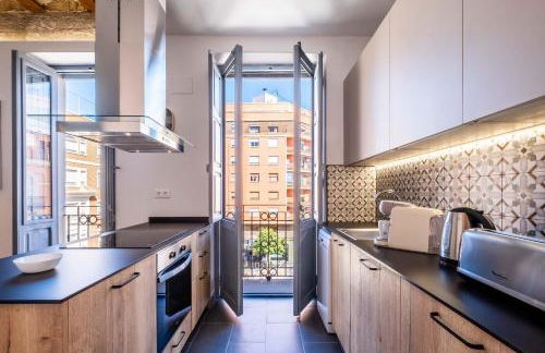 Well Lit and Creatively Designed Apartment - Photo 12