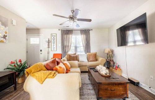 Modern 3Bedroom Duplex with Kitchen, WiFi and Free Parking Kannapolis - Photo 2