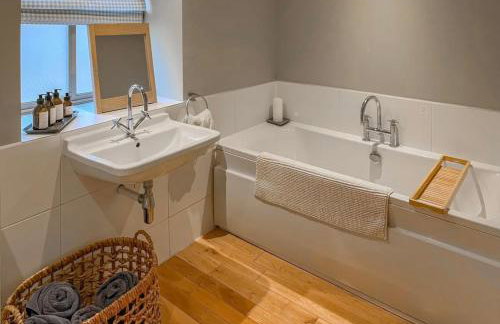 The Old Middle School Addingham - Photo 15