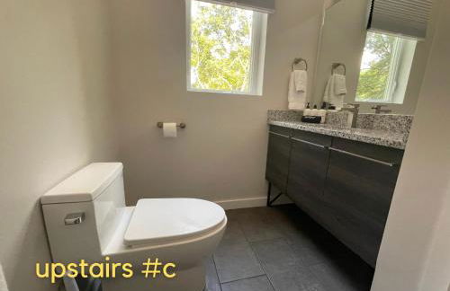 NormalBnB - 2 Blocks From Restaurants, Bars, Hospital - Foto 10