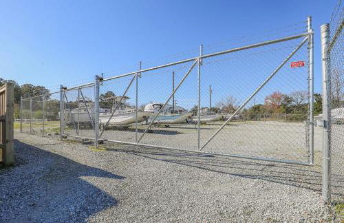 Spacious Home with Waterfront View-Welcome Pets - Foto 46