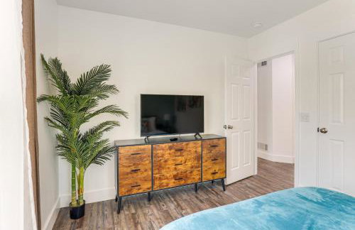 Walk to Downtown and Seneca Lake Updated Retreat! - Foto 15