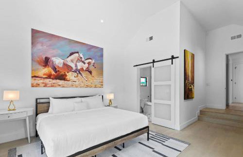 Luxury 4BR Villa with Private Pool in Los Angeles Crescent Heights - Foto 26