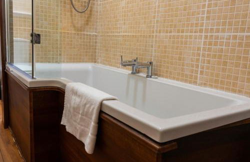 Station Road Stays - Photo 20