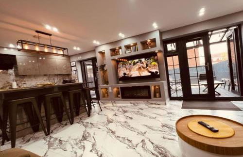 Urban Escape 4BedRoom House- With Free private Parking - Birmingham City - Foto 36