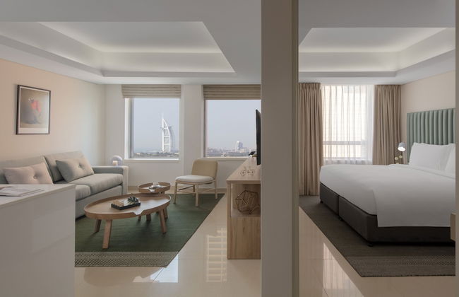 Staybridge Suites Dubai Internet City by IHG - Photo 11