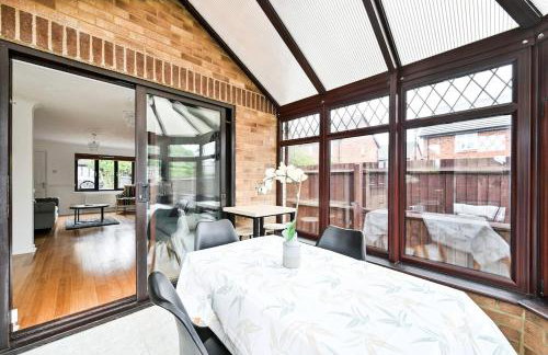 Quiet & Modern Contemporary Home for Work & Family - Foto 21