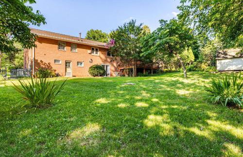 3BR Home - Free Parking-WiFi Kitchen Laundry-Kids Friendly-Near DC & Downtown & Metro-Patio & Deck - Foto 12