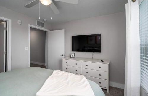 Fourth & River - Top-Floor condo with River Views - 3 King Suites - Foto 19