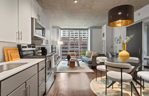 Linea Luxury Living with Indoor Pool and Rooftop Views in The Loop - Photo 79