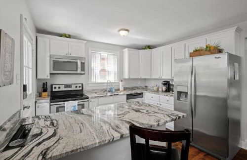 Private House + Yard Central Location to all RVA - Foto 31