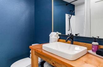 Sunny 3BR Retreat Near Everett Waterfront - Photo 8