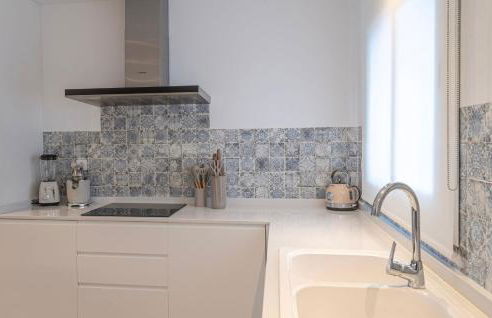 Serene hideaway, luxurious 2-bedroom penthouse apartment in the exclusive Paraíso Pueblo - Photo 12