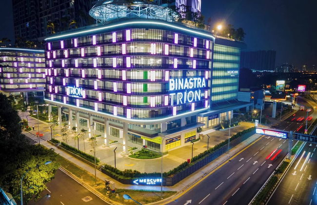 Cozy Skyline Retreat Trion KL - Level 63 - Foto 1