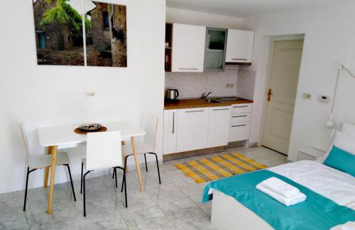 Olive Tree Apartments - Photo 7
