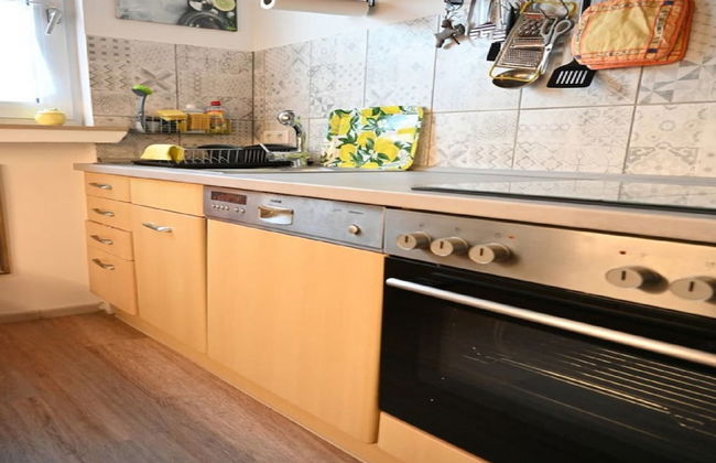 Vintage Style Apartment With Balcony/terrace - Photo 9