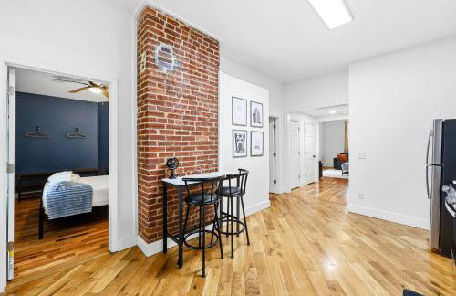 Cozy 2-Floor Home 5BR 3BA 2 Kitchens Backyard - Foto 25