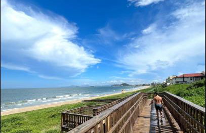 Resort em Barra velha, pé na areia e vista mar - Photo 10