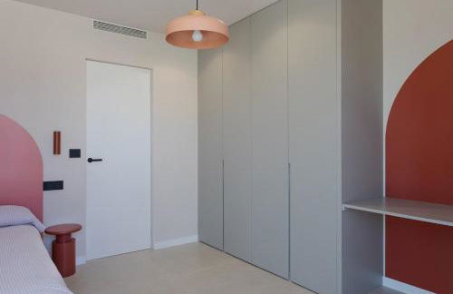 Ultra-Modern 5-Bed Luxury Chalet with Private Pool & Home Cinema 13 Min To Beach - Foto 39