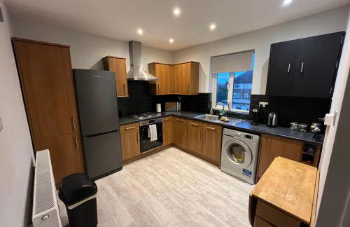 Comfortable 2 bedroom, 1 bathroom, West London flat - Foto 1