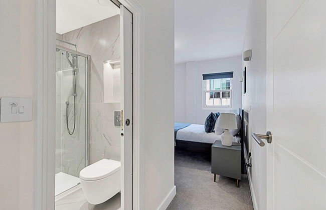 Sunny 2-bed Flat in Chiswick - Foto 17