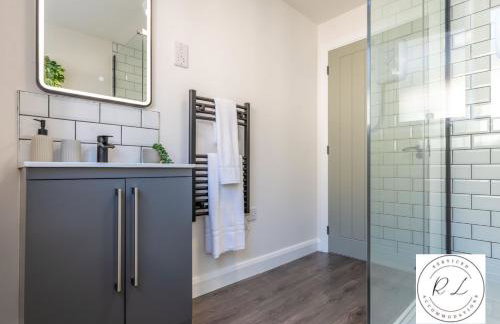 Bright & Modern 2-Bed Glenfield Hospital Apartment - Sleeps 6 - Foto 11