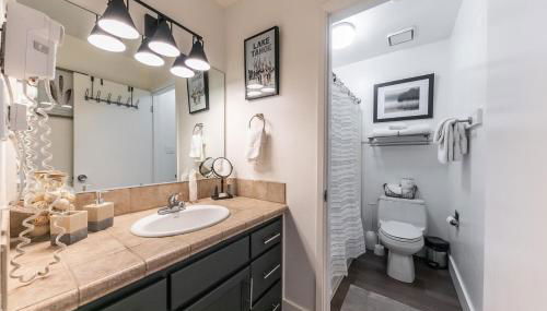 Charming Deluxe Studio w/Lake View #246 at Donner Lake Village - Foto 2