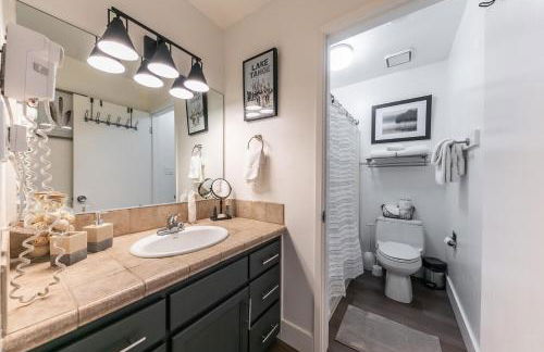 Charming Deluxe Studio w/Lake View #246 at Donner Lake Village - Foto 2