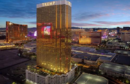 TRUMP 56th Floor - Sphere and Strip View - No Resort Fees - Photo 37