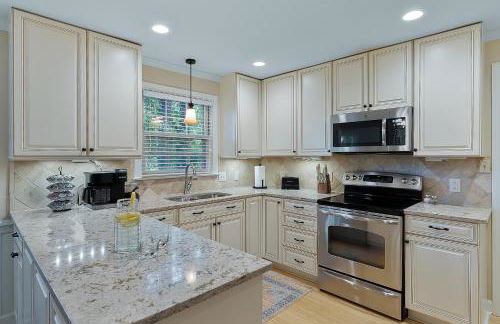 Cozy 4bd Home - NC State & Airport nearby - Foto 42