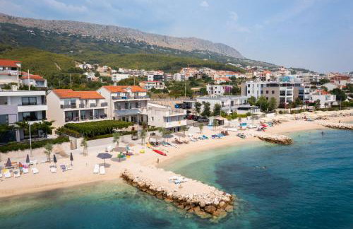 Seaside Luxury Suites - Photo 38