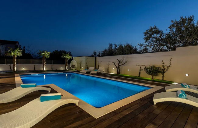 Sophisticated Oasis Residence Villa With Pool - Foto 24