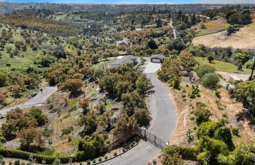 Avocado Akres Awaits Near Monserate Winery - Foto 11