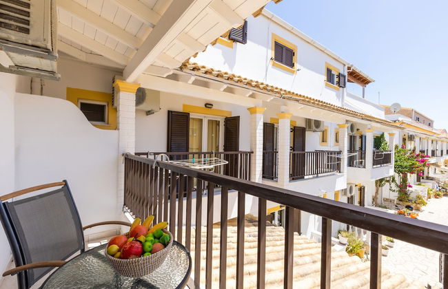 Dora Pool Studios by Konnect, 150m from the Beach - Photo 14