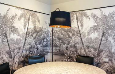 Exclusive top floor 2-bedroom flat - Photo 9