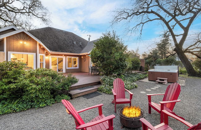 Valley of the Moon by Avantstay Tranquil Escape, Large Yard w/ Hot Tub & Fire Pit - Foto 1