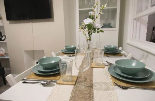 Stylish 4 Bed Home in Aylesbury, Buckinghamshire - Foto 9