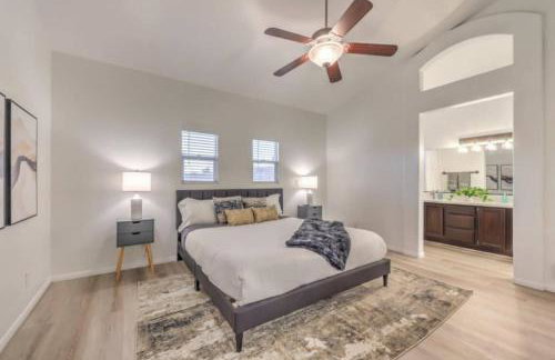 Creekwater | Pebbletech Pool & Spa 10 Min to Strip - Photo 18