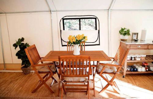 Heated North Carolina Glamping Rental Surrounded by Pisgah National Forest - Foto 22