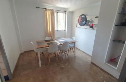 Visit Gibraltar stay in La Linea for less! - Foto 11