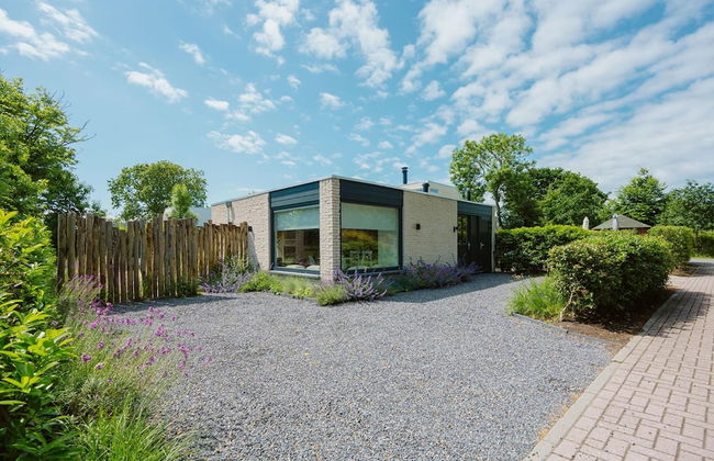 Attractively Furnished Bungalow is Located 1.5 km From the Ouddorp Beach - Foto 1