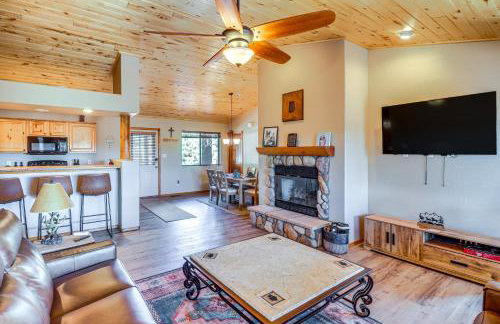 Near Lakes and Trails Pet-Friendly Cabin in Arizona - Foto 4