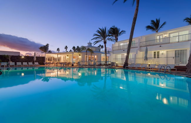 Plus Fariones Apartamentos - Photo 71