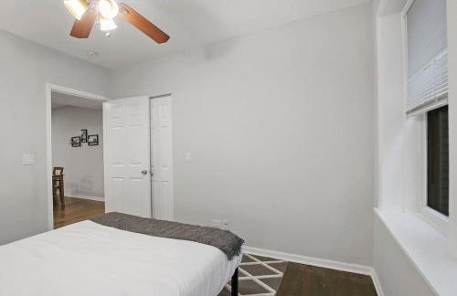 Modern & Furnished 2BR Apt with In-unit Laundry - Sunnyside 2E - Foto 12