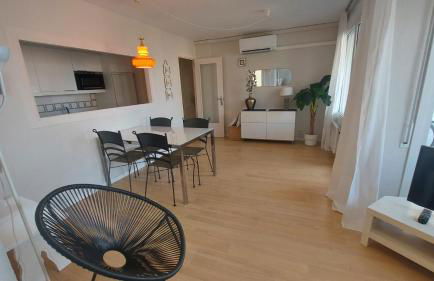 1ª linea reformado y perfecta ubicacion frente al puerto deportivo - Foto 1