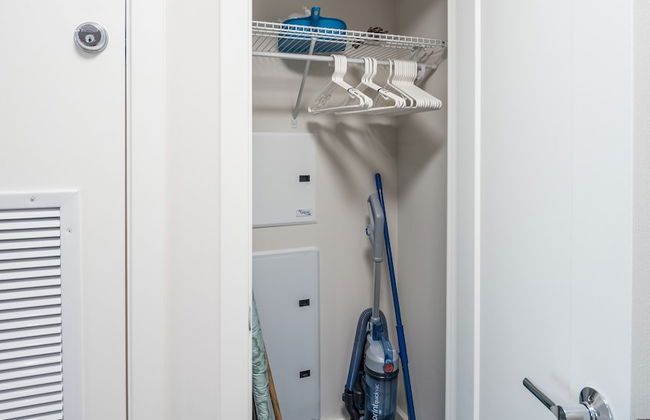 Global Luxury Suites at Bethesda Metro - Photo 2