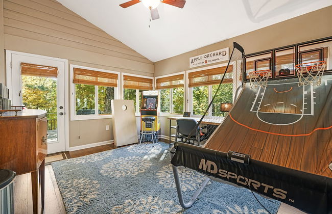 Cabin in the Sky by Avantstay Deck w Views - Foto 7