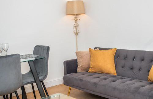 Modern 4 Bedroom House Sleeps 10 Free Parking Liverpool - Foto 3
