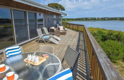 16612 - Stunning Home with Wraparound Deck Views of Bucks Creek and Nantucket Sound - Foto 23